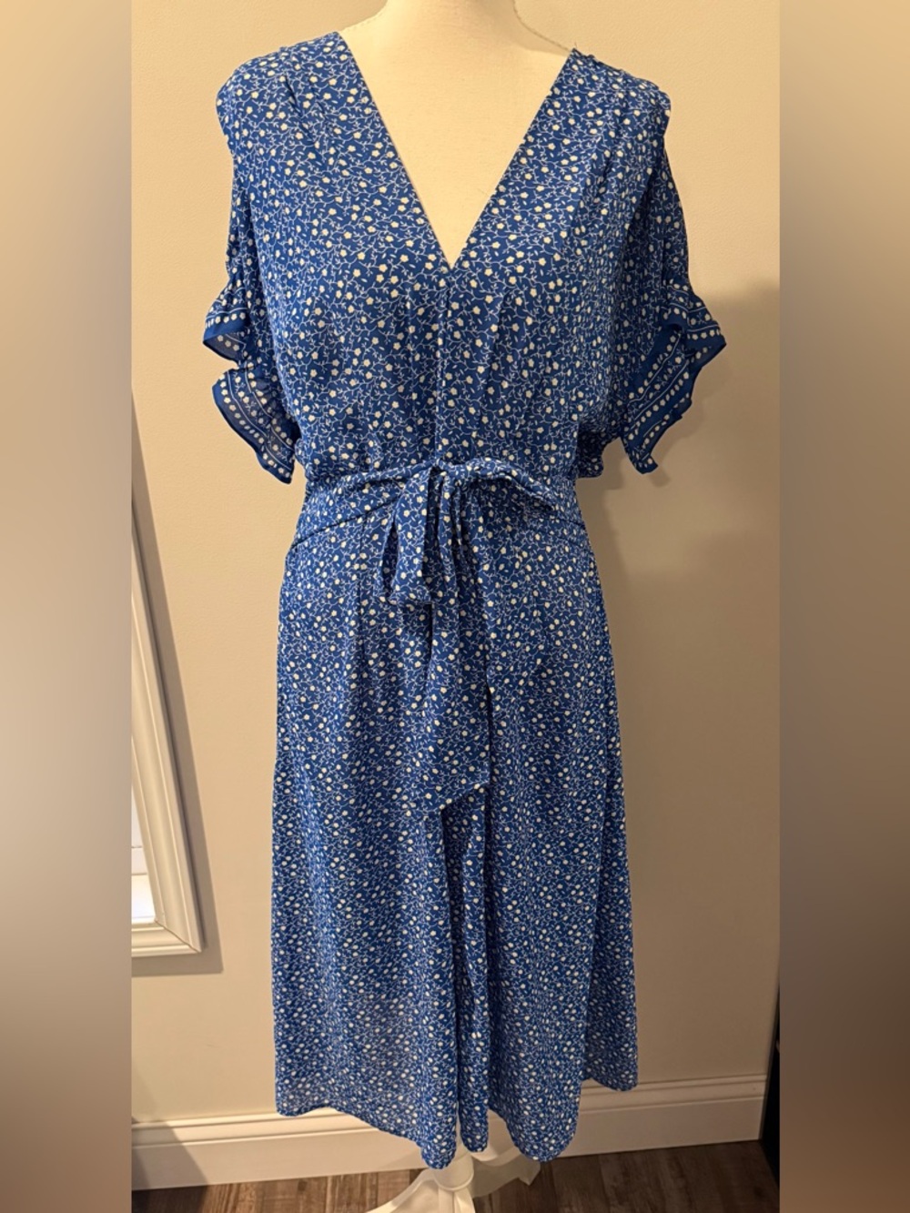 NWT Max Studio Blue Floral V-Neck Midi Dress